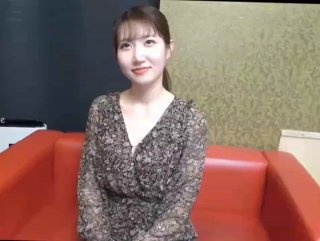 富图宝穿着衣服不爽
